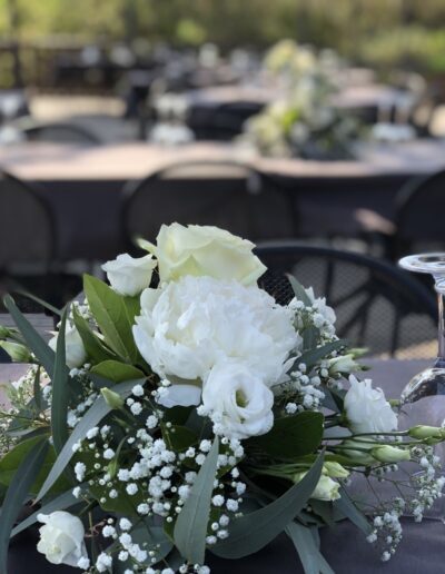 Bouquet mariée Toulon composition blanche fleuriste la Garde
